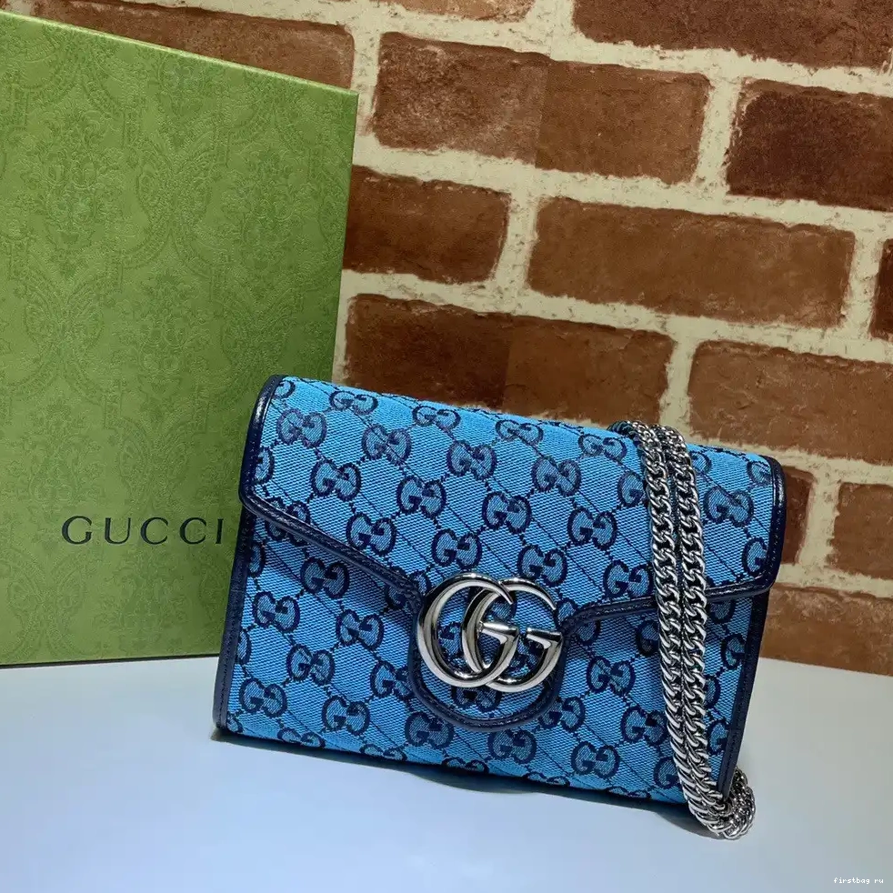 First bag ru CHAIN GG WALLET MARMONT GUCCI 0627